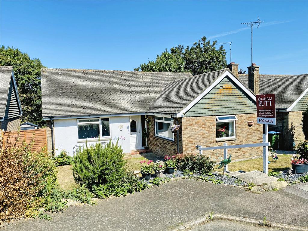Mill Road Avenue, Angmering, West Sussex 2 bed bungalow £350,000