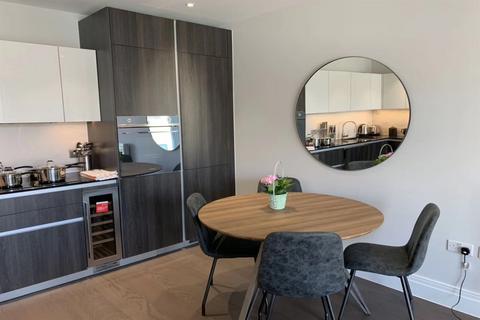 2 bedroom apartment to rent, Hamond Court, Queenshurst Square, KT2