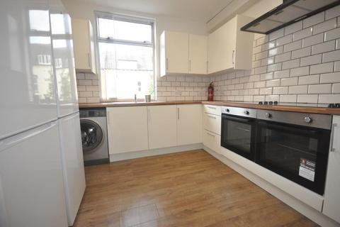 6 bedroom house share to rent, Beechwood Terrace, Burley, Leeds LS4 2NG