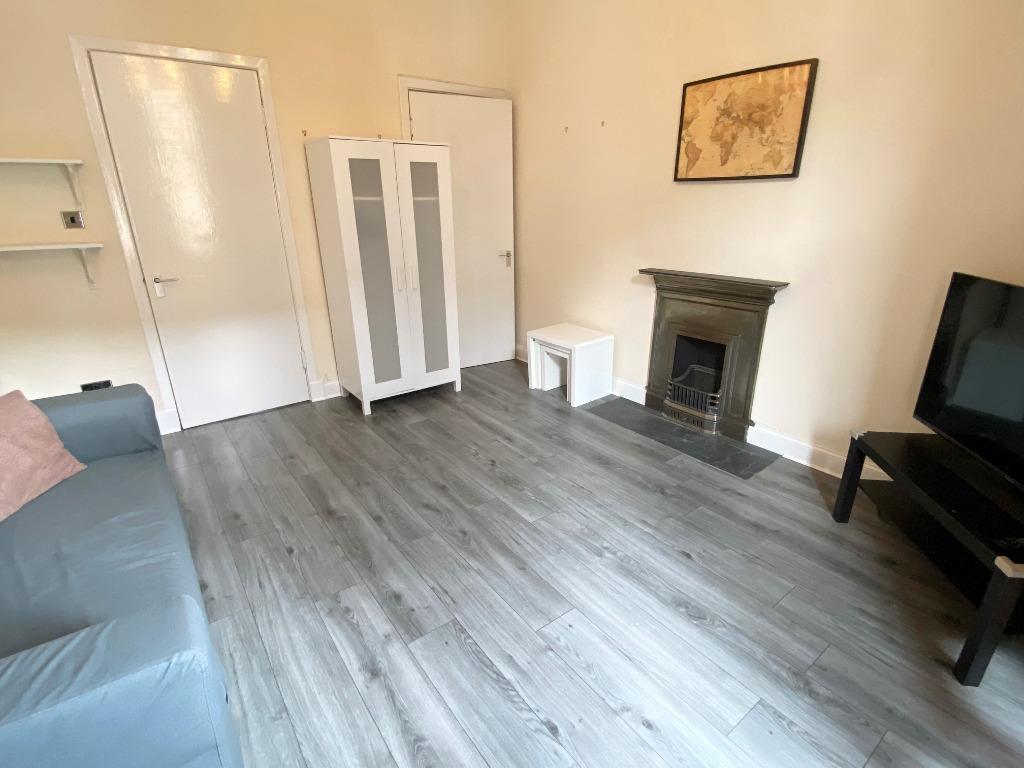 Apartment in Glasgow - View 3