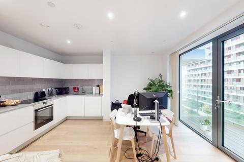 Studio to rent, Fairwater house , Bonnet street, London E16