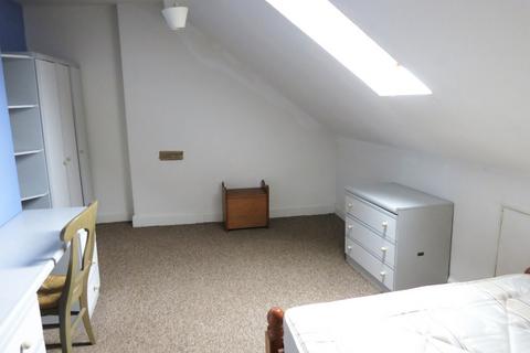 2 bedroom flat to rent, Hermand Terrace, Shandon, Edinburgh, EH11
