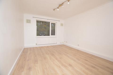 1 bedroom ground floor flat to rent - Woking