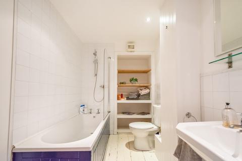 2 bedroom apartment to rent, Sydney Place, Bath