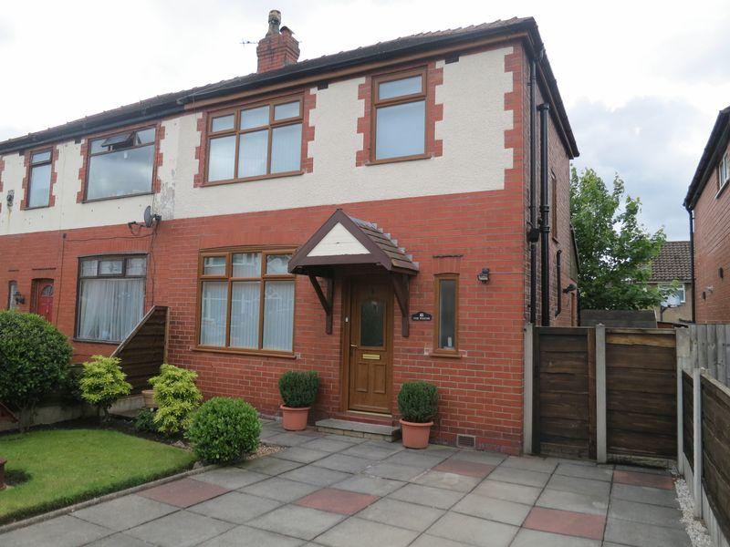 Wemyss Avenue, Reddish 3 bed semidetached house £155,000
