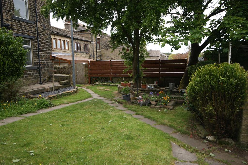 St. Square, Outlane, Huddersfield 1 bed terraced house to rent
