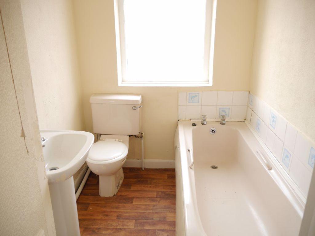 Clement Street, Accrington 2 bed terraced house £395 pcm (£91 pw)