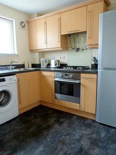 2 bedroom flat to rent, Simpson Square, Perth, PH1