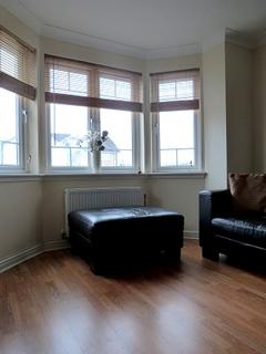 2 bedroom flat to rent, Simpson Square, Perth, PH1