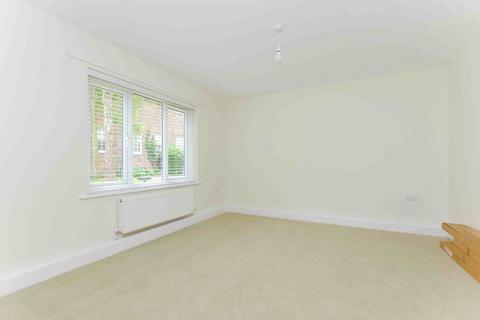 1 bedroom flat to rent, WINDSOR, CHAPTER MEWS, UNFURNISHED