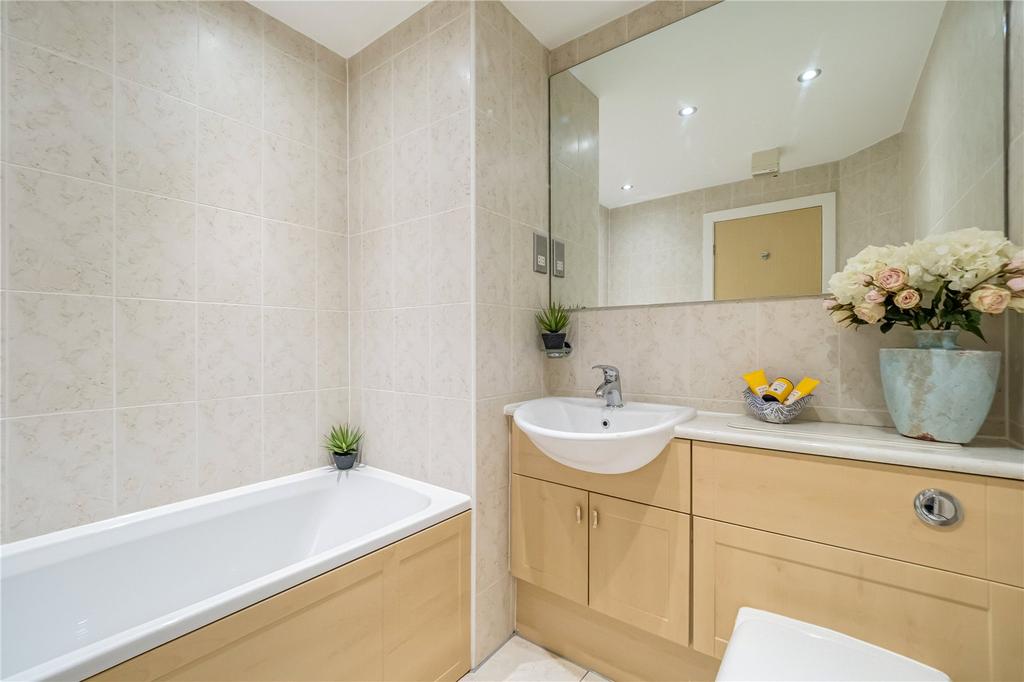 Library Place, 44 London Road, Alderley Edge, Cheshire, SK9 2 bed