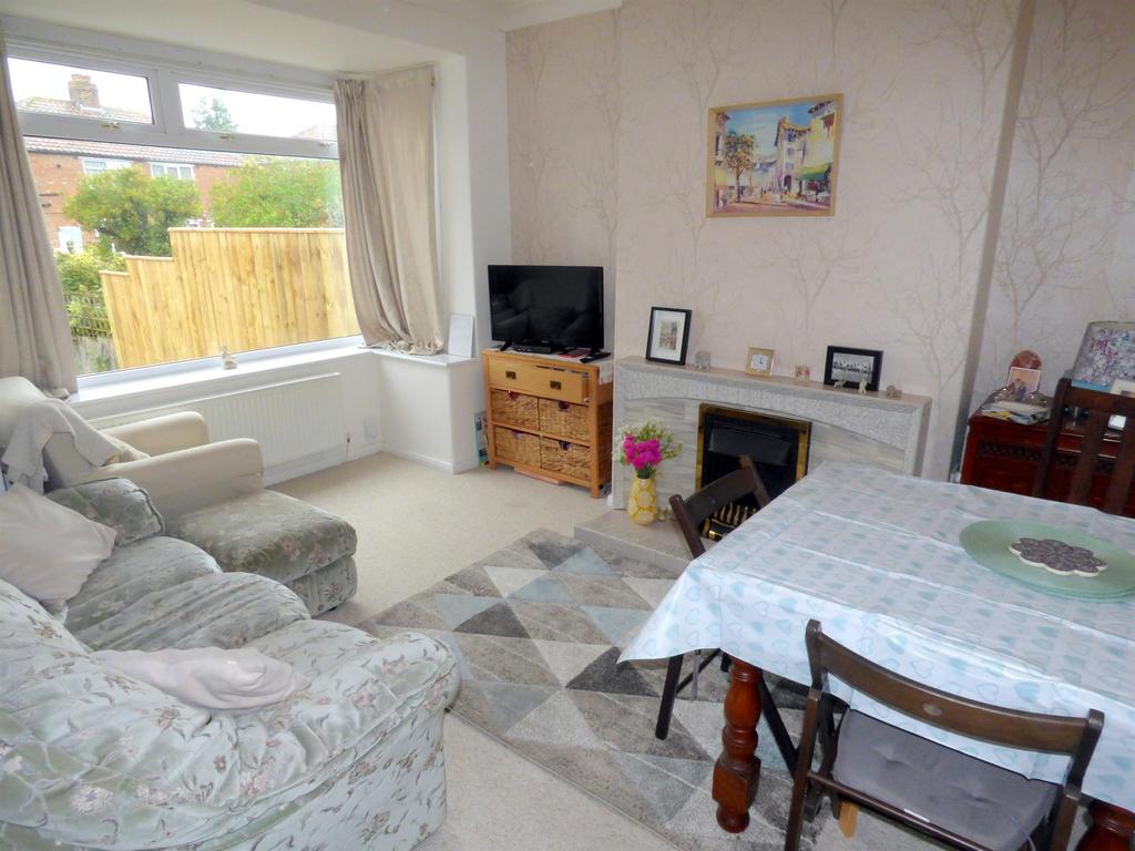 Roseberry Road, Norton, TS20 3 bed semidetached house £135,000