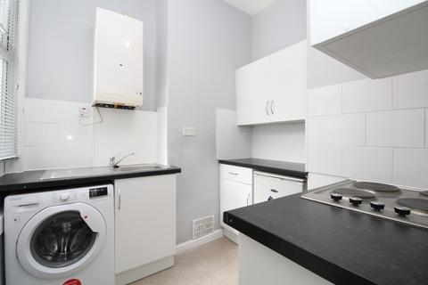 Studio to rent, Broxholm Road, London, SE27