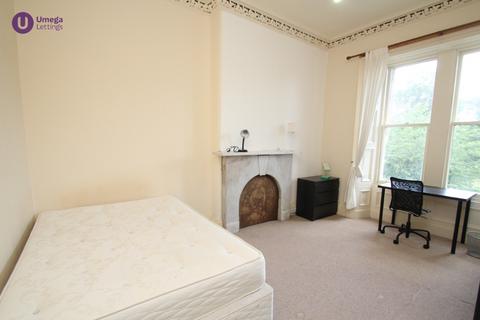 4 bedroom flat to rent, Warrender Park Terrace, Marchmont, Edinburgh, EH9