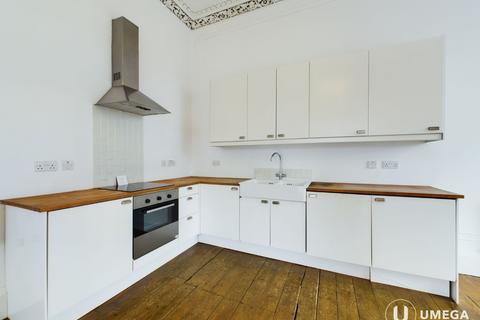 2 bedroom flat to rent - Newhaven Road, Trinity, Edinburgh, EH6