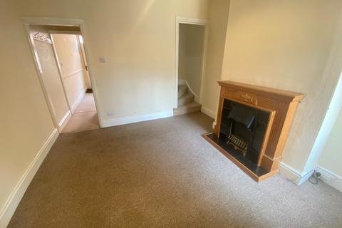 2 bedroom terraced house to rent, Victoria Street, Grantham, NG31
