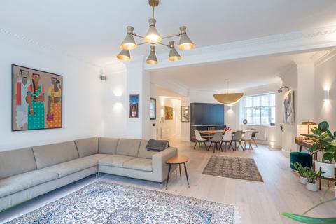 4 bedroom apartment for sale, Eton Court, Eton Avenue, Belsize Park, NW3