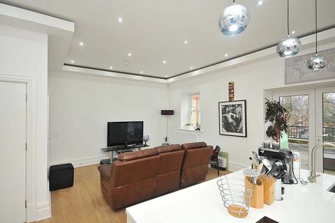 1 bedroom apartment to rent, Flat 3, Holly Royde House