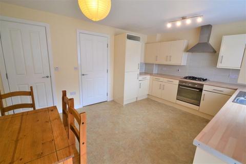 3 bedroom terraced house to rent, Blodwell Street, Salford