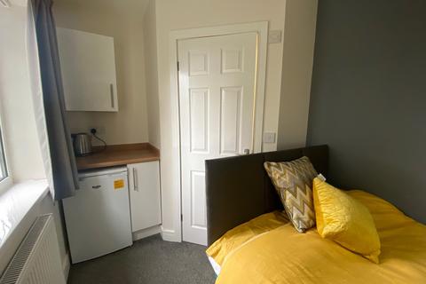 1 bedroom in a house share to rent, Chelmsford Drive, Doncaster