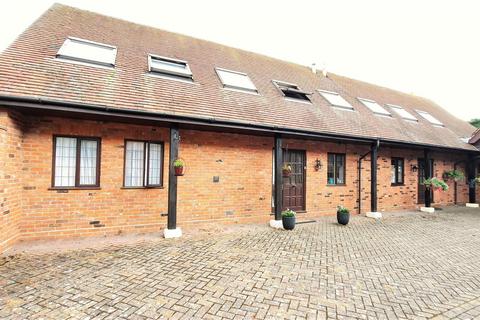 3 bedroom barn conversion to rent, Dairy Mews, Nine Ashes, Hunsdon