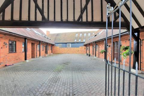 3 bedroom barn conversion to rent, Dairy Mews, Nine Ashes, Hunsdon