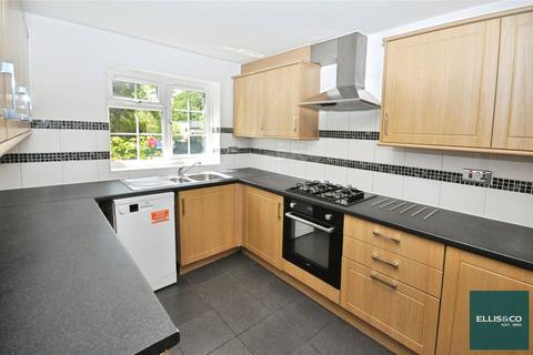 3 bedroom terraced house to rent, Moss Hall Grove, West Finchley, London, N12
