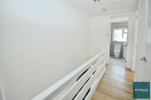 3 bedroom terraced house to rent, Moss Hall Grove, West Finchley, London, N12
