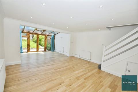3 bedroom terraced house to rent, Moss Hall Grove, West Finchley, London, N12