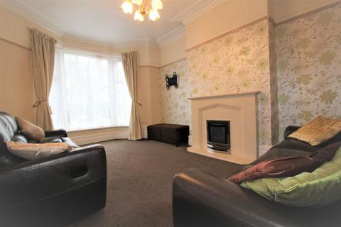 5 bedroom terraced house to rent, Revidge Road, Blackburn