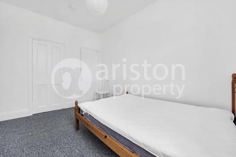 3 bedroom flat to rent, Lambton Road, Archway