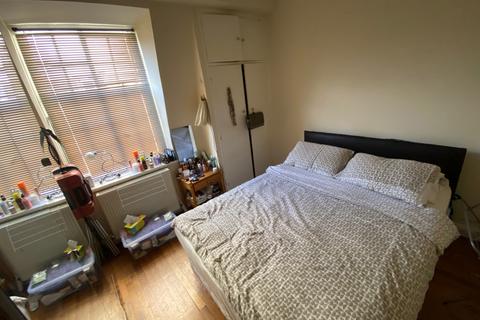 1 bedroom flat for sale, Goodwood Court, W1