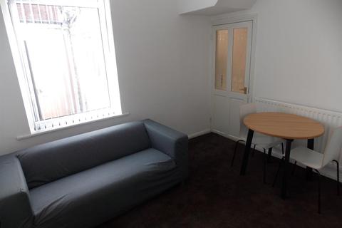 3 bedroom end of terrace house to rent - Waterloo Road, Middlesbrough, TS1 3JG