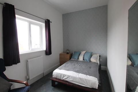 1 bedroom in a house share to rent, Room , HU16