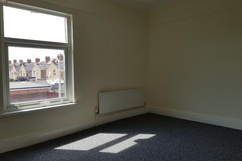 3 bedroom terraced house to rent, Convamore Road, Grimsby, DN32