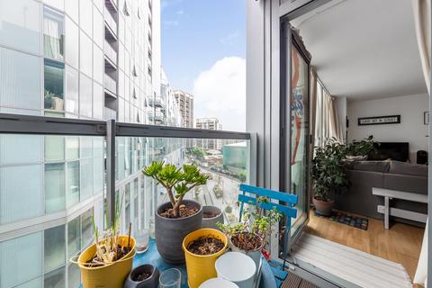 1 bedroom apartment to rent, Atrium Heights, London, SE8