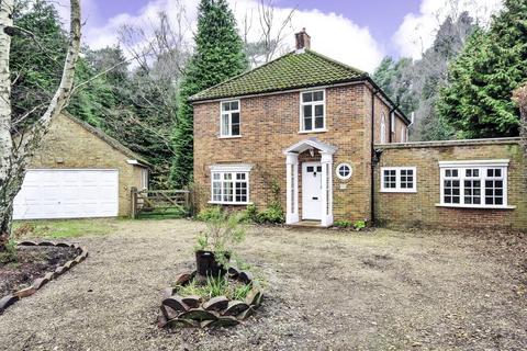 5 bedroom detached house to rent - Woodlands Ride,  South Ascot,  SL5