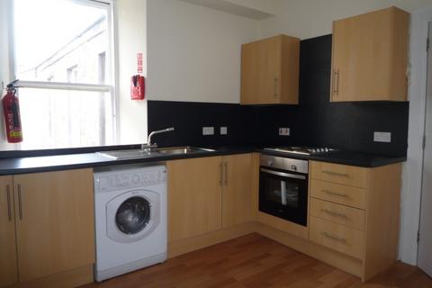 3 bedroom flat to rent, Nethergate, City Centre, Dundee, DD1