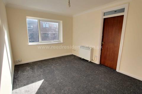 1 bedroom apartment to rent - Priory Court, Roots Hall Drive