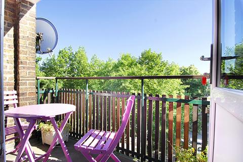 2 bedroom flat to rent, Llewellyn St, Bermondsey