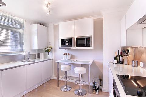 2 bedroom flat to rent, Llewellyn St, Bermondsey