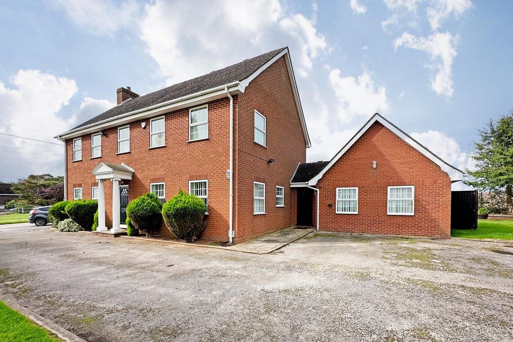 Wood End Farm, Fillongley Road 3 bed detached house £1,795 pcm (£414 pw)