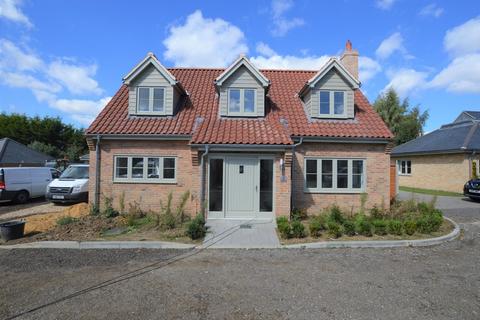 4 bedroom detached house to rent, Beyton, Bury St. Edmunds