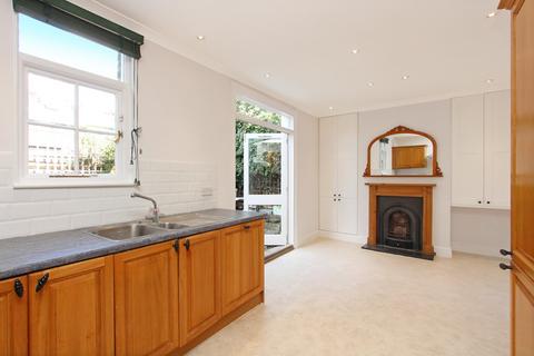 3 bedroom cottage to rent, Houblon Road, Richmond