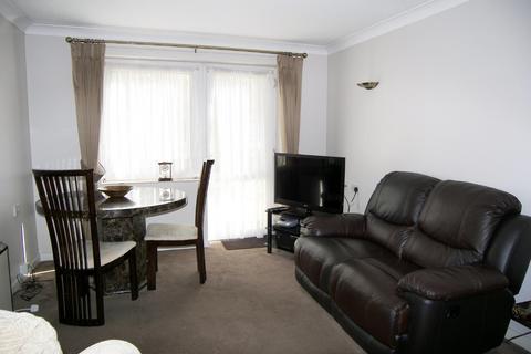 1 bedroom ground floor flat to rent, Beehive Lane, Ilford IG4