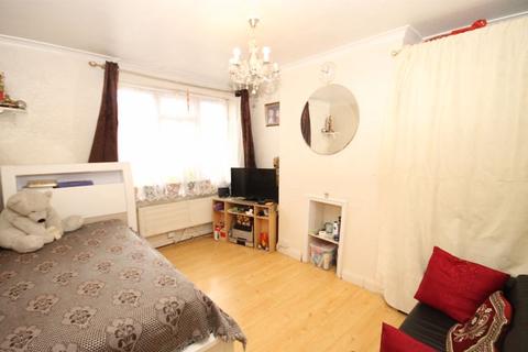 5 Shelley Close, Greenford, UB6 8RT
