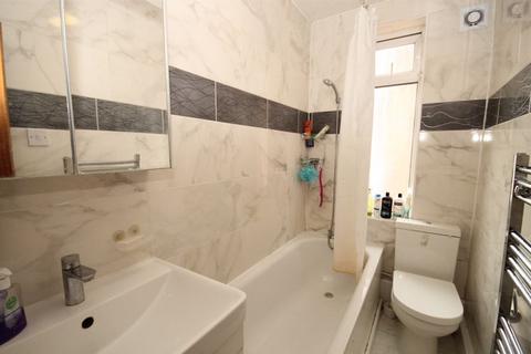 5 Shelley Close, Greenford, UB6 8RT