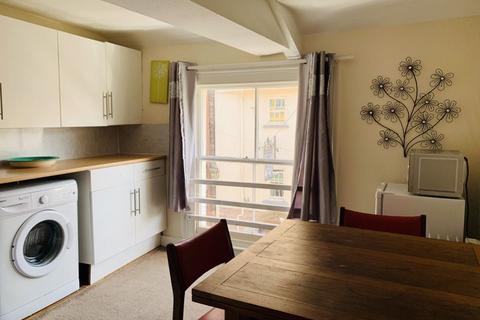 1 bedroom flat to rent, 7 Cross Street, Abergavenny
