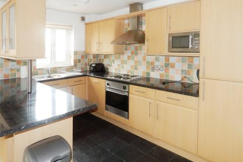 3 bedroom apartment to rent - Kings Court, Kings Mill Lane, Huddersfield, West Yorkshire, HD1