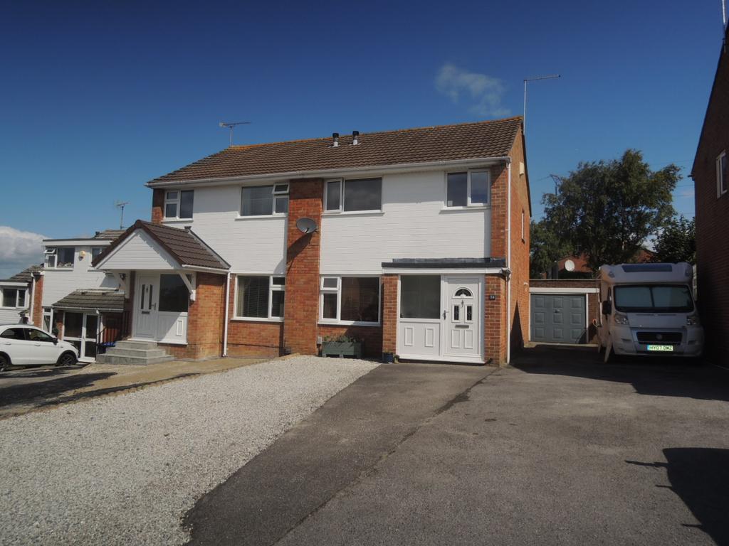 Sunridge Close, Branksome, Poole BH12 3 bed semidetached house £300,000